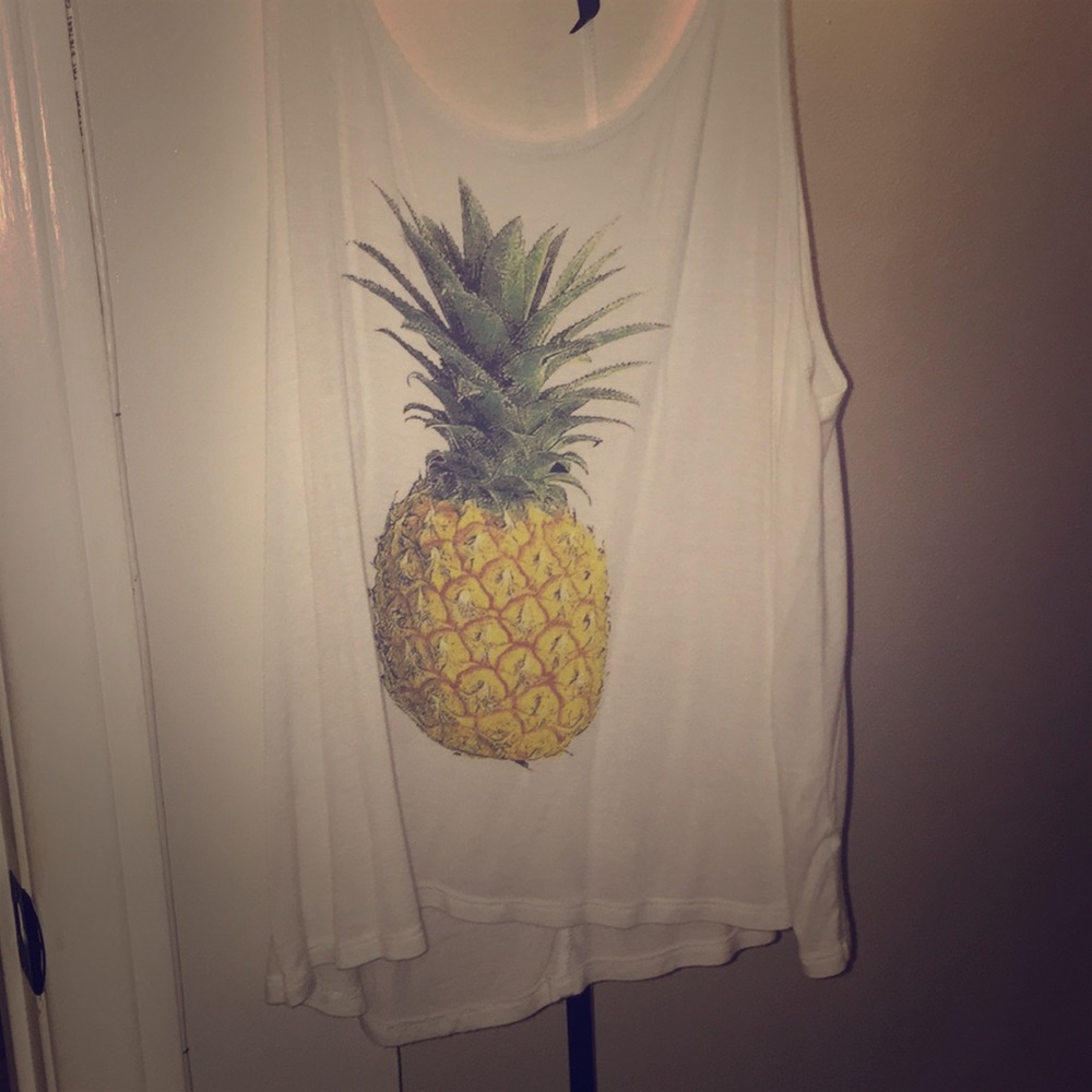 Boutique pineapple tank.🍍 - Picture 3 of 3